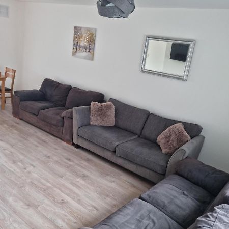 3 Bedroom House-Ellesmere Port Eksteriør billede