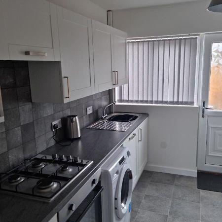 3 Bedroom House-Ellesmere Port Eksteriør billede