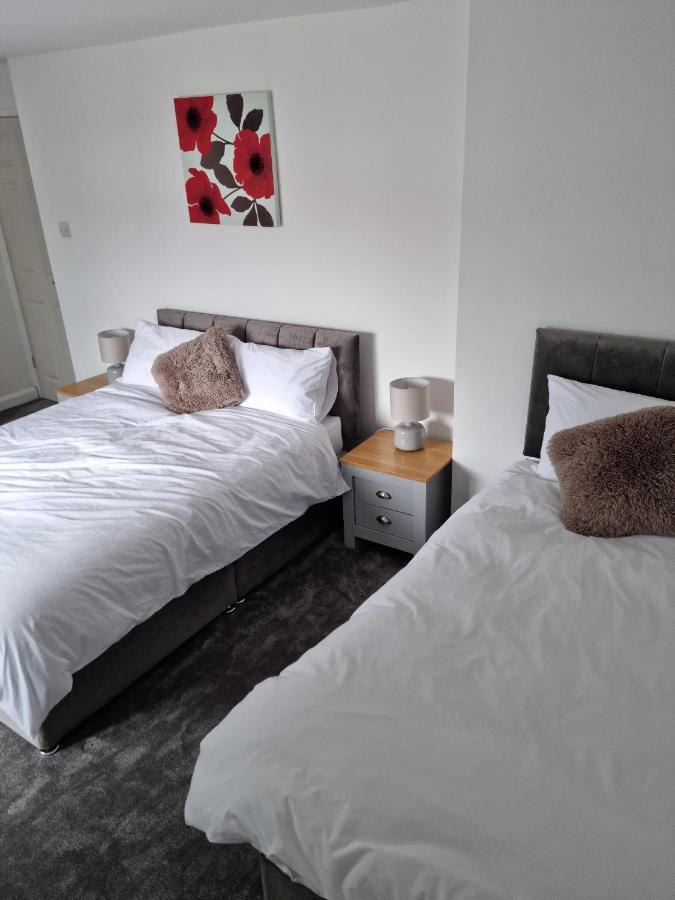 3 Bedroom House-Ellesmere Port Eksteriør billede