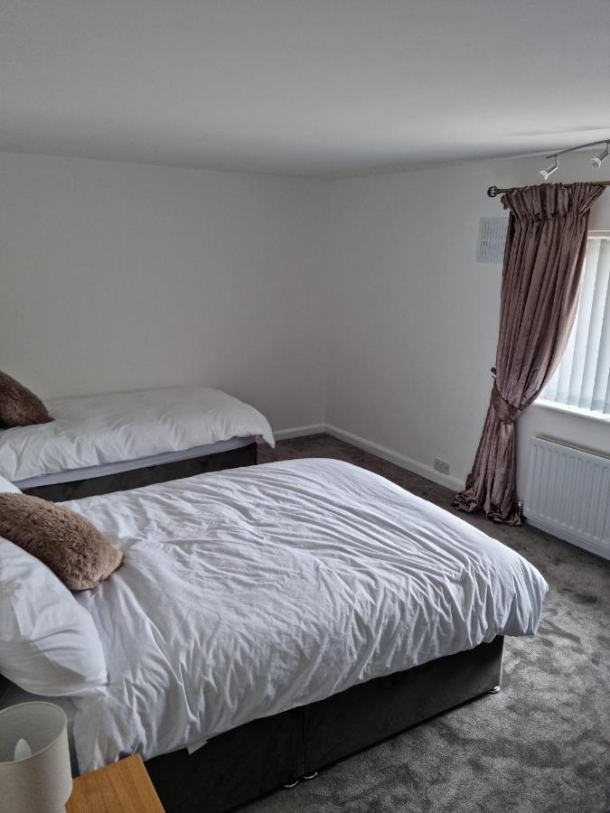 3 Bedroom House-Ellesmere Port Eksteriør billede
