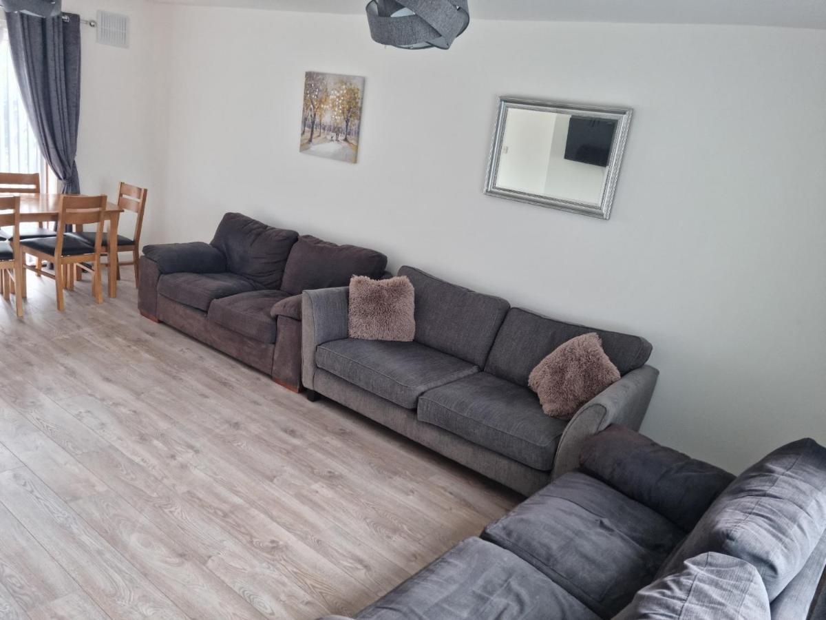 3 Bedroom House-Ellesmere Port Eksteriør billede