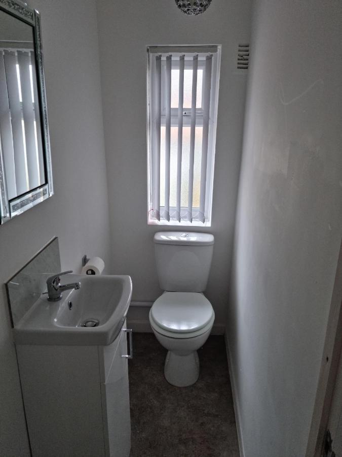 3 Bedroom House-Ellesmere Port Eksteriør billede