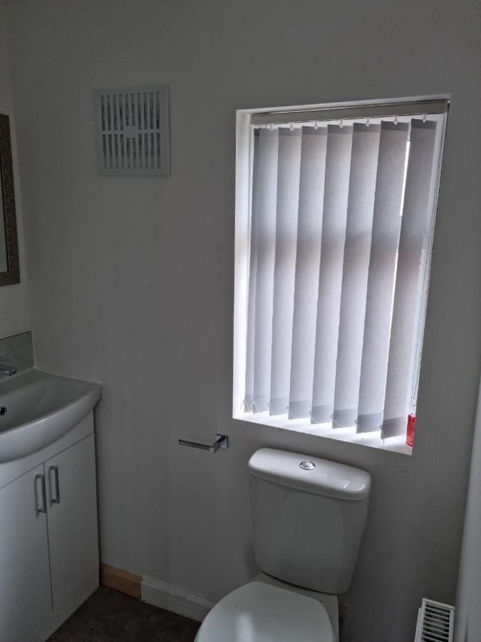 3 Bedroom House-Ellesmere Port Eksteriør billede